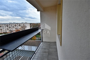 appartement à la vente -   42300  ROANNE, surface 72,81 m2 vente appartement - APR633335